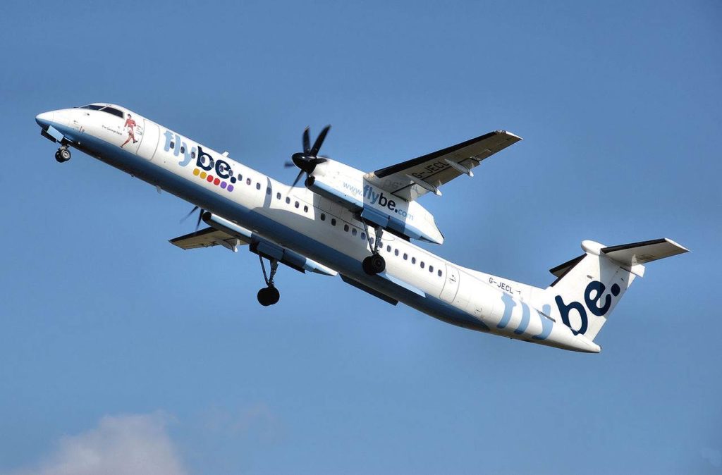 Flybe Dash 8 Q400 (Credit: Adrian Pingstone)