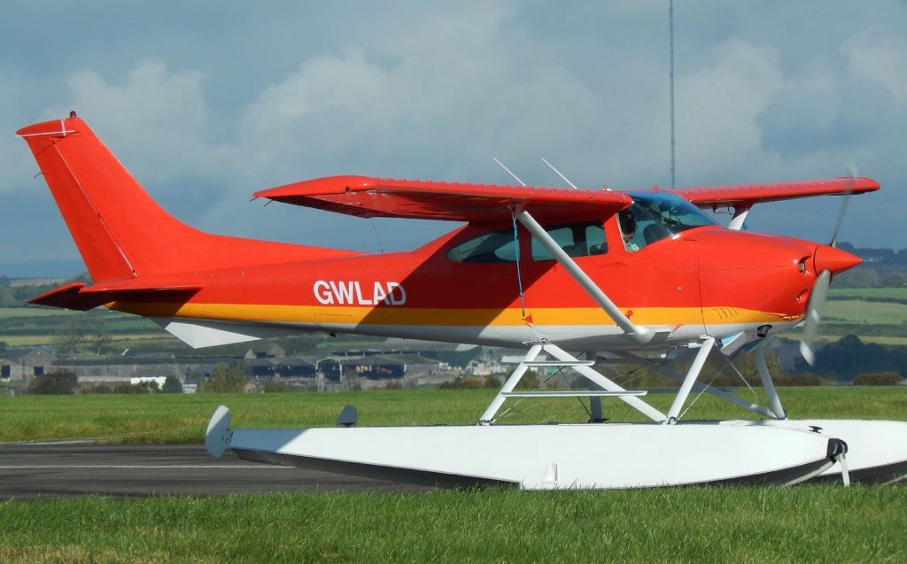 seaplane to touchdown in cardiff bay