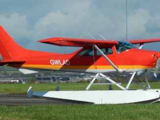 seaplane to touchdown in cardiff bay
