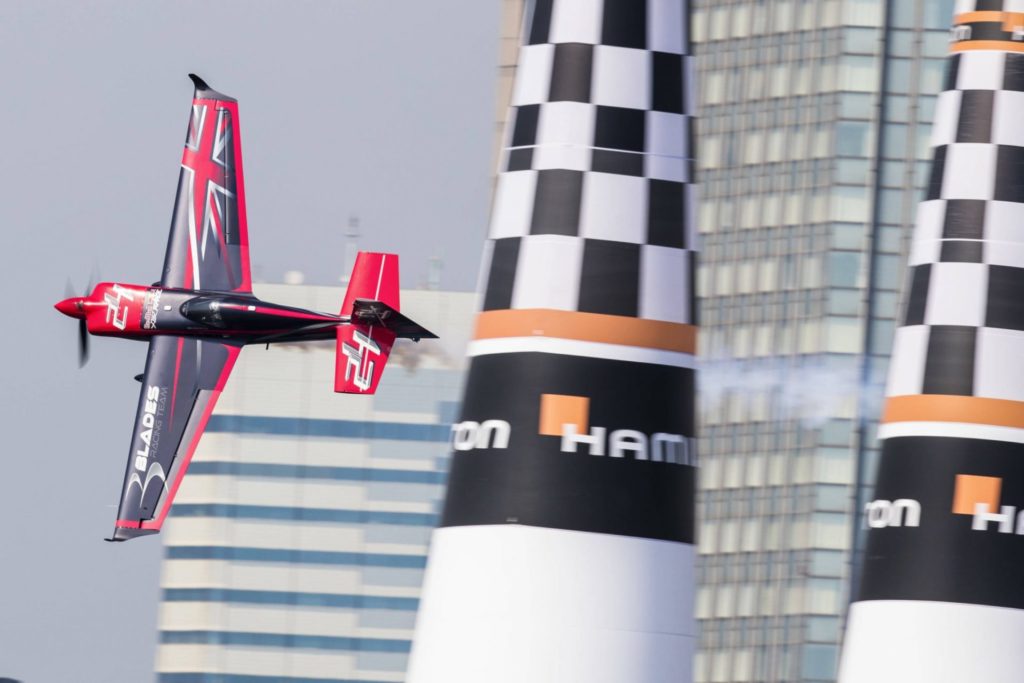 Ben Murphy crossing the finish line in Chiba Japan (Samo Vidic)