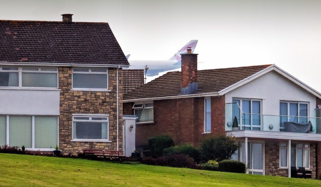 G-BNLN showing its size over British Airways Boeing 747-436 G-BNLN showing its size over Barry (Image: Phillip Dawson)