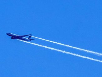 BA113 dumping fuel over the Bristol Channel (Img: Philip Dawson)