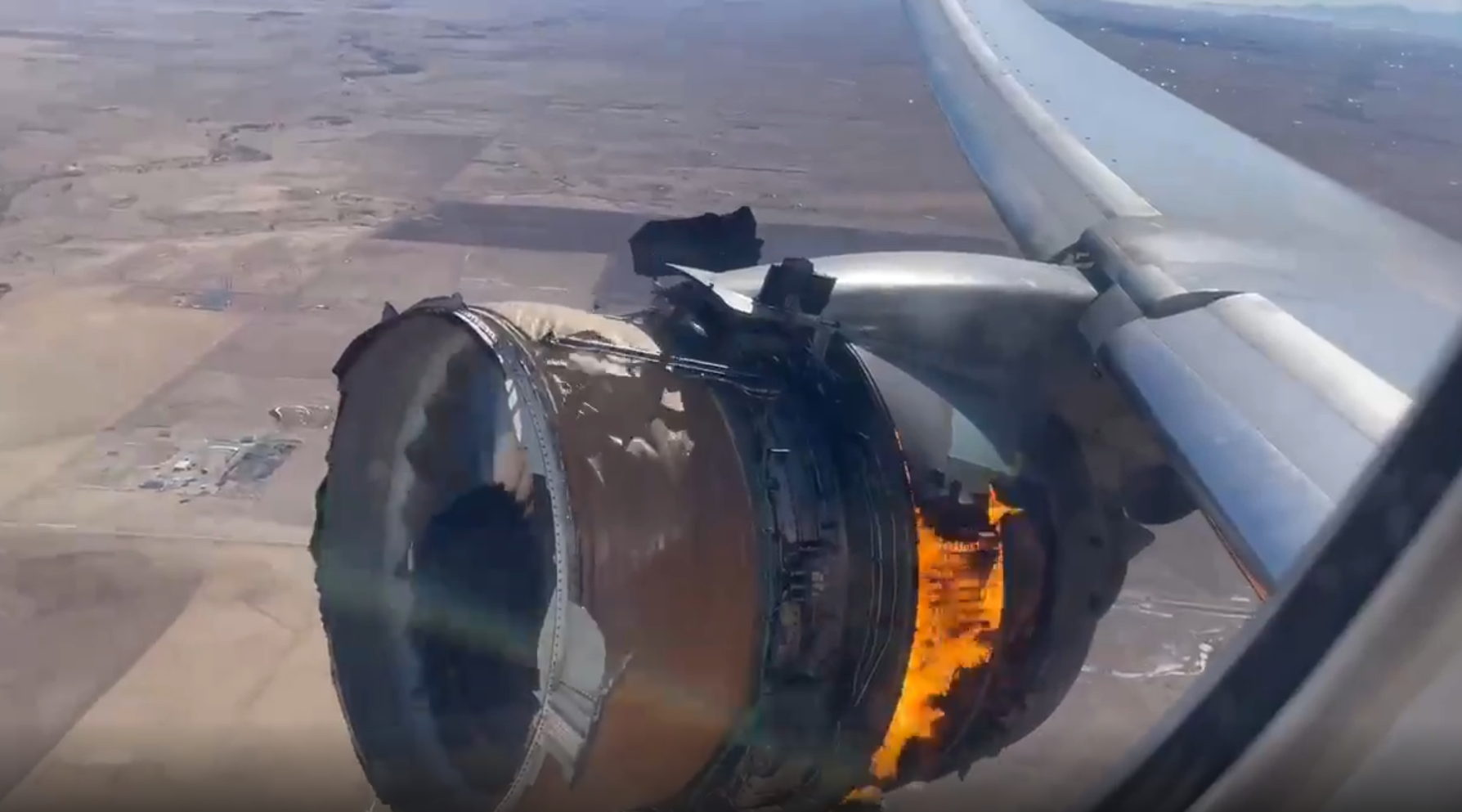 United Airlines 777 engine explodes showering debris | UK Aviation News