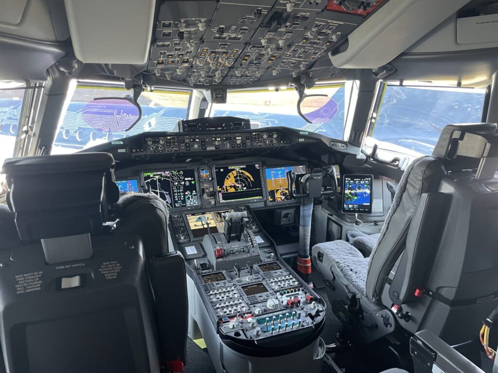 Boeing 777X Flight Deck (Image: UK Aviation Media)