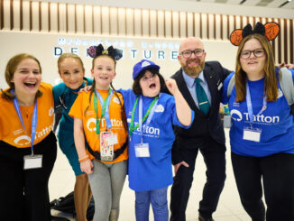 Pictured L-R Chloe and Gracie the charity and Shelly and Darren from Aer Lingus