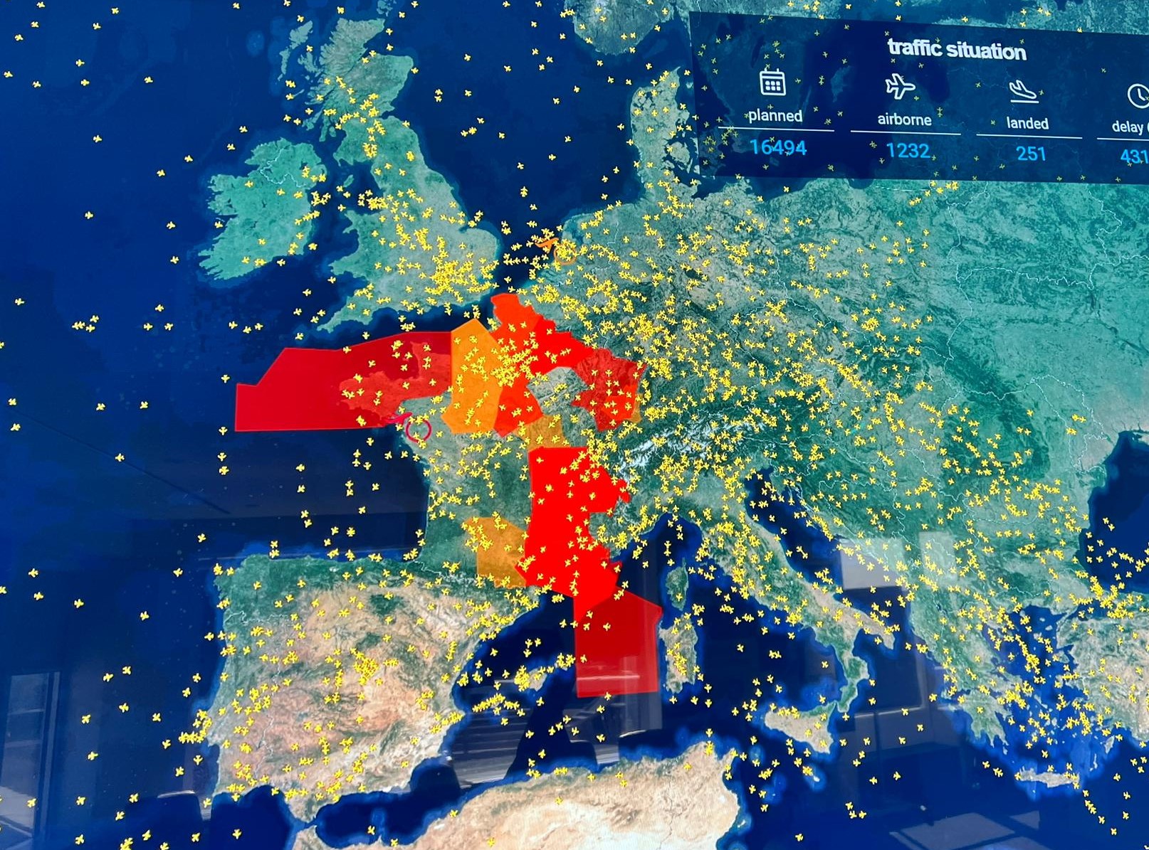 Ryanair calls on governments to protect flights during French ATC ...