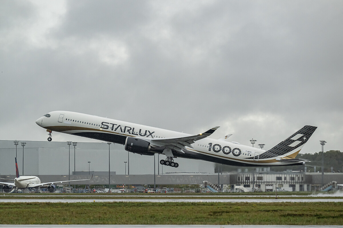 Starlux A350-1000