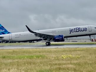 JetBlue Airbus A321 (Twitter/@Tectom606)